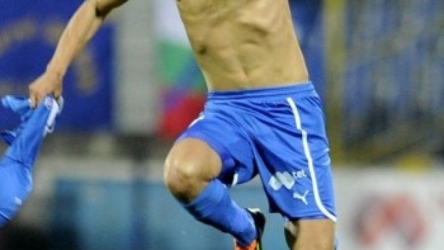 Левски дава двама играчи на Локо София