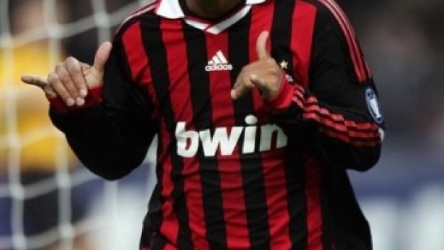 Милан предлага договори за ЧНГ
