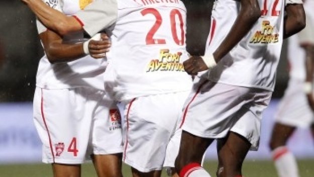 Лил взе първа победа за сезона