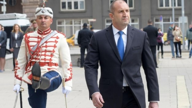 И Румен Радев се изказа за скандала с расизма