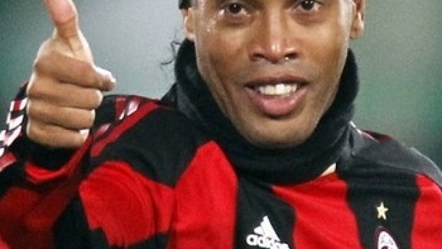 Ливърпул готви трансферна бомба, взима Роналдиньо