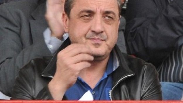 Димитър Борисов: На мургавелките от Стяуа ще им дам да метат боклука