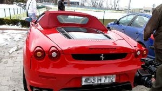 Англичани забъркаха Ники Михайлов в мафиотска свада