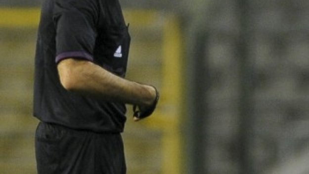 Наказаха съдията, подпрял Барса