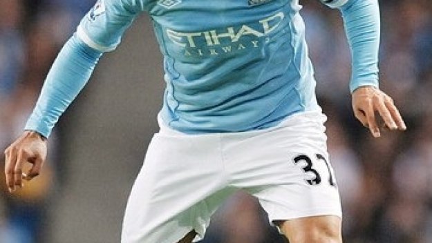 Карлос Тевес спаси Сити от срам срещу Уигън