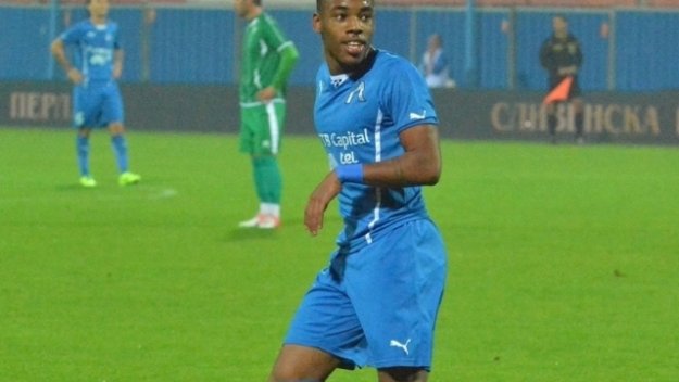 Гари Родригес под наем в Елче