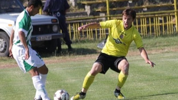 &quot;Канарче&quot; скъса връзки, аут от терените за шест месеца