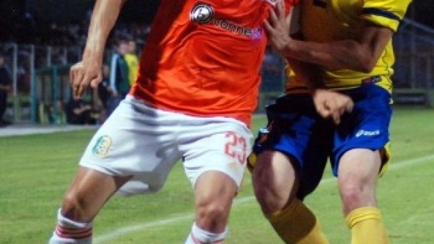 Дилема пред Пенев заради Йеленкович