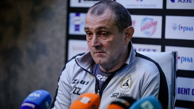 Славия тръгна за Турция с 27 играчи