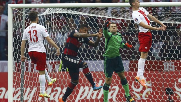 Маншафта капитулира във Варшава