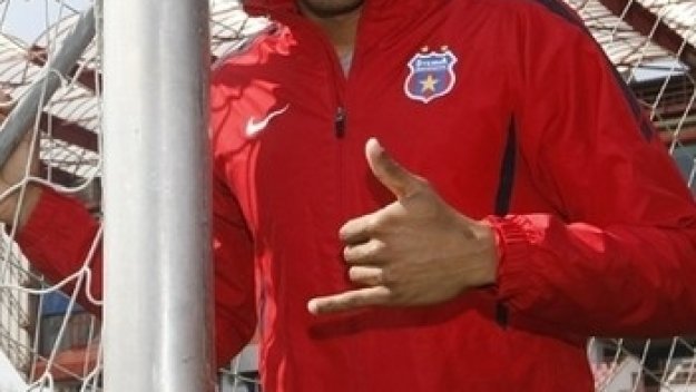 Литекс готви трансферен удар, взима Майкон