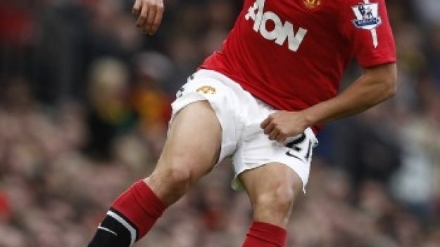 Рафаел преподписа с Манчестър Юнайтед