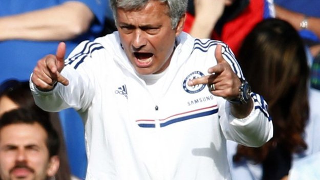 Моуриньо се оплака от автобуса на Норич