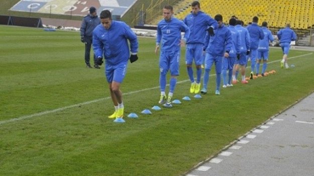 Левски тренира, Гикевич си почива