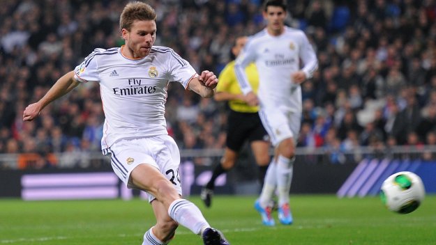 Реал Мадрид не се напъна срещу Шатива