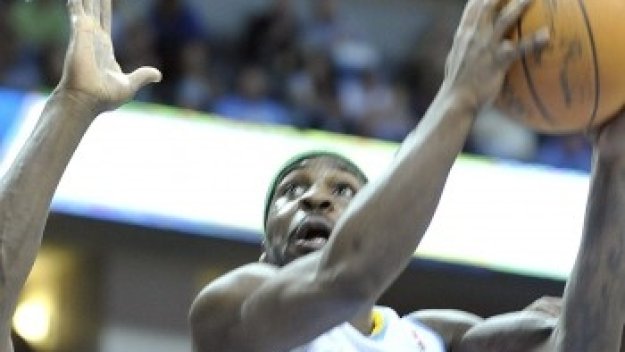 Гард на Денвър бележи 10 тройки