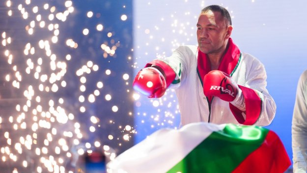 Кобрата в еуфория, но съперникът му има само две загуби