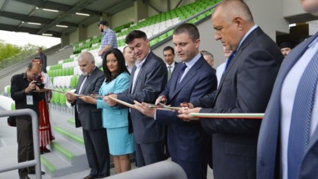 Бойко Борисов връща парите за хеликоптера до Разград
