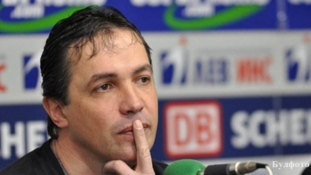 Тони Велков може да изхвърчи от Локо София