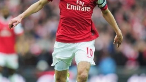 Ван Перси сензационно се завърна за мача срещу Барселона