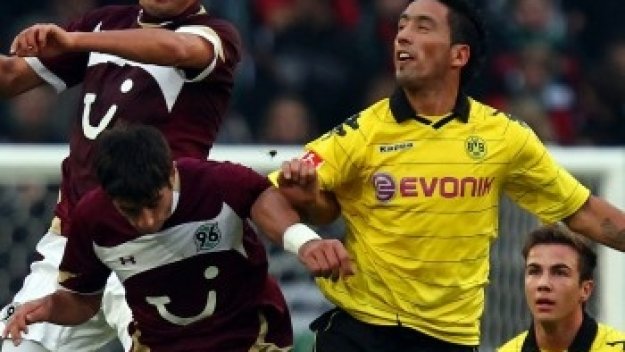 Борусия Дортмунд се откъсва напред