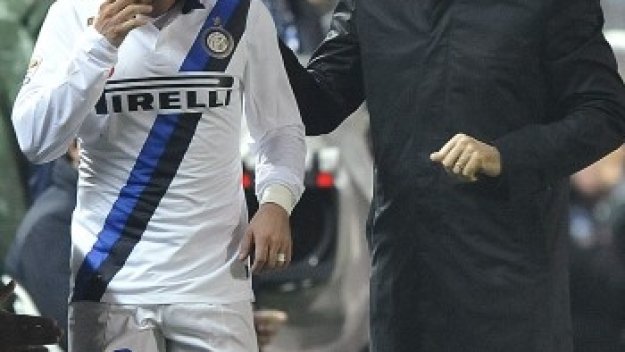 Интер и Юнайтед стартират преговори за Уесли Снайдер