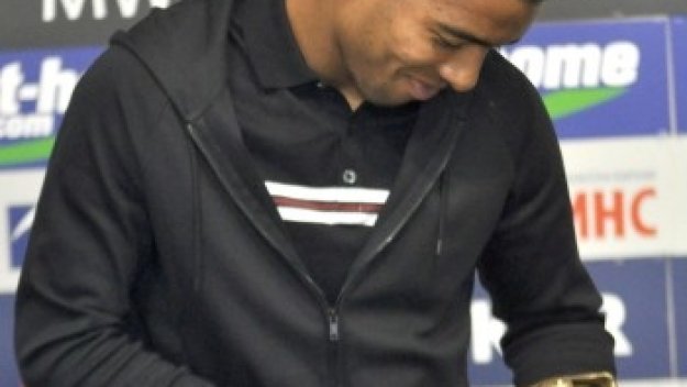 Армейците задържат Грегъри Нелсън