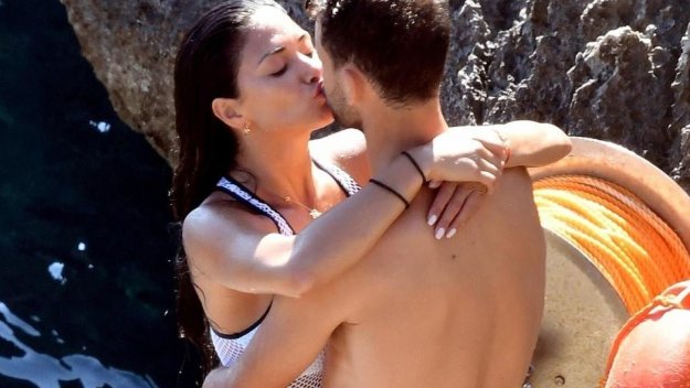 Анонимници на сингъл се изгавриха с Гришо във Вашингтон