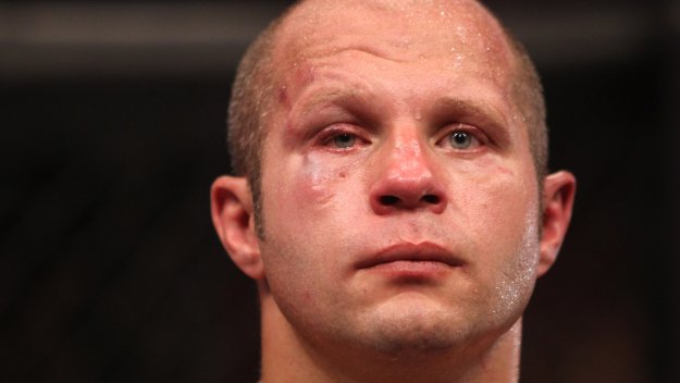 Емеляненко се завърна победоносно в ММА + ВИДЕО