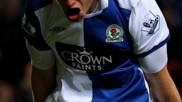 Ливърпул и Юнайтед точат лиги за Фил Джоунс