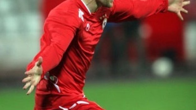 Владо Манчев дебютира за Локо (Сф) срещу Черноморец