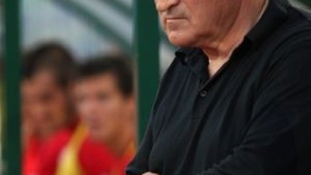 Чичо Митко каза: Не украсявайте Гарата