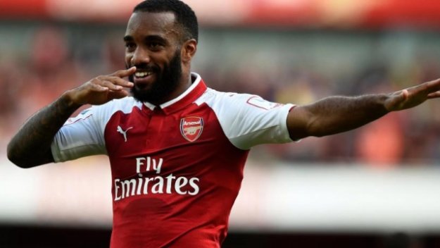 Надежда за Арсенал: Лаказет навлиза в супер форма