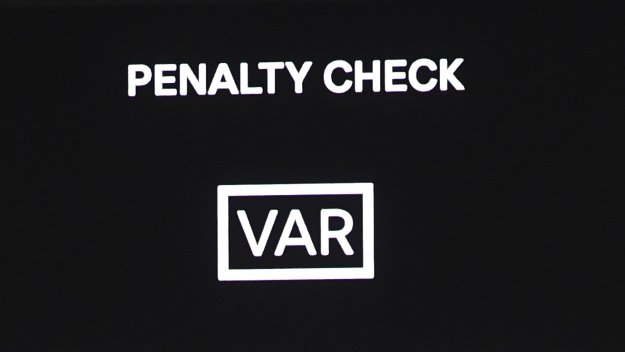 VAR? Бесни фенове на Гремио потрошиха системата
