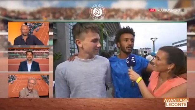 Изхвърлиха тенисист от "Ролан Гарос" заради целувка + ВИДЕО