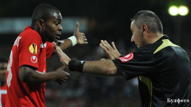 Елитен руски клуб пита за Маркиньос