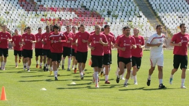 Радуканов доволен от подготовката на ЦСКА