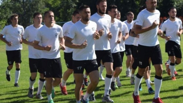 Локо Пловдив ще гази Левски с ултраси