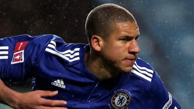 Младок преподписа с Челси