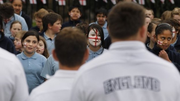 Фен на Уелс намери смъртта си след инцидент пред &quot;Уембли&quot;