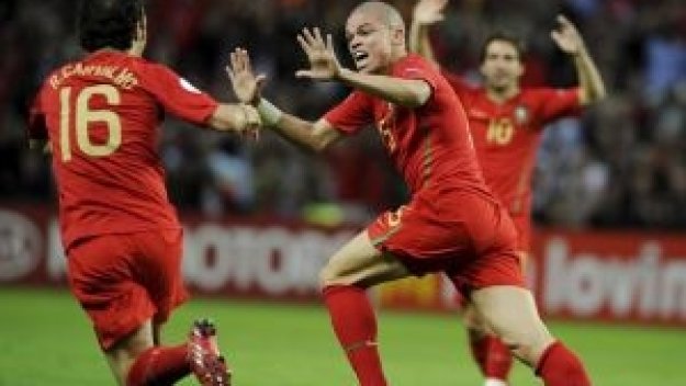 Португалия тресна Турция с 2:0 и излезе начело в Група А