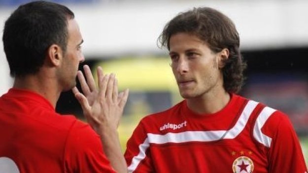 Грило върти номер на Радуканов