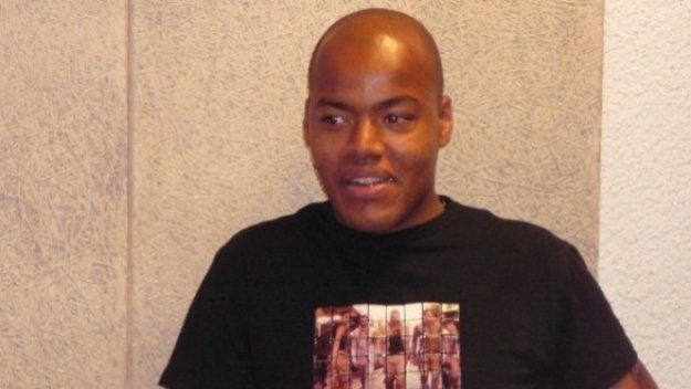 Мболи бил настинал, стои си вкъщи