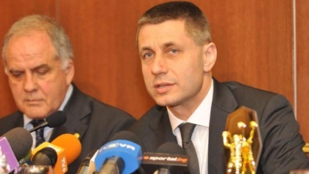 Радо Стойчев обяви имената на своите момчета за Световната лига