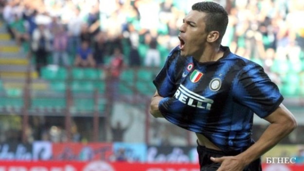 Лусио и Жулио Сезар на линия за Юве