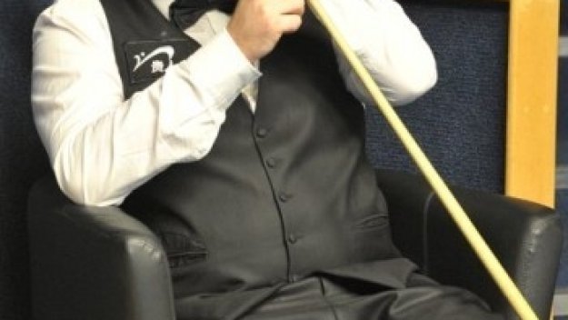 Мърфи взе крехка преднина срещу Джоунс 