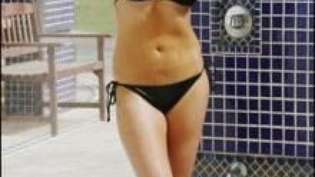 Дефоу разпуска с едрогърда мадама в Дубай