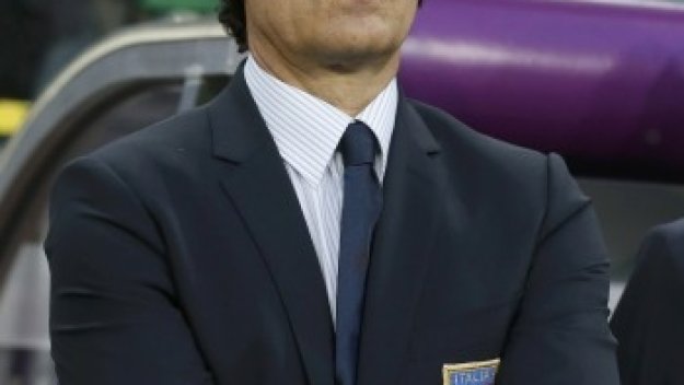 Италия залага на 4-3-3 в Бразилия