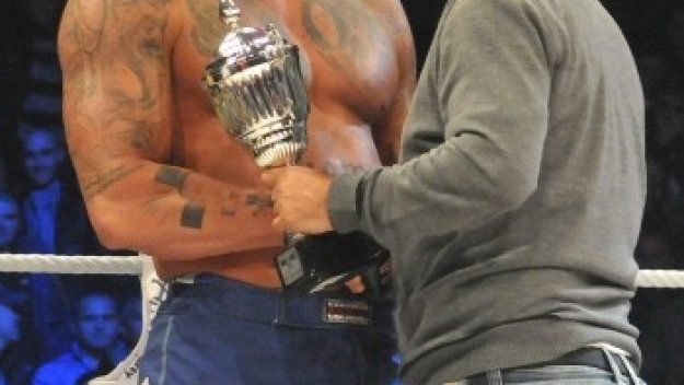 Любо Чука, Багата, Стъки и Близнаците готвят шоу в “Арена Армеец”