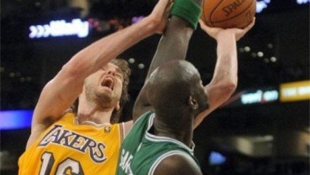 Бостън срази Лейкърс в Лос Анджелис